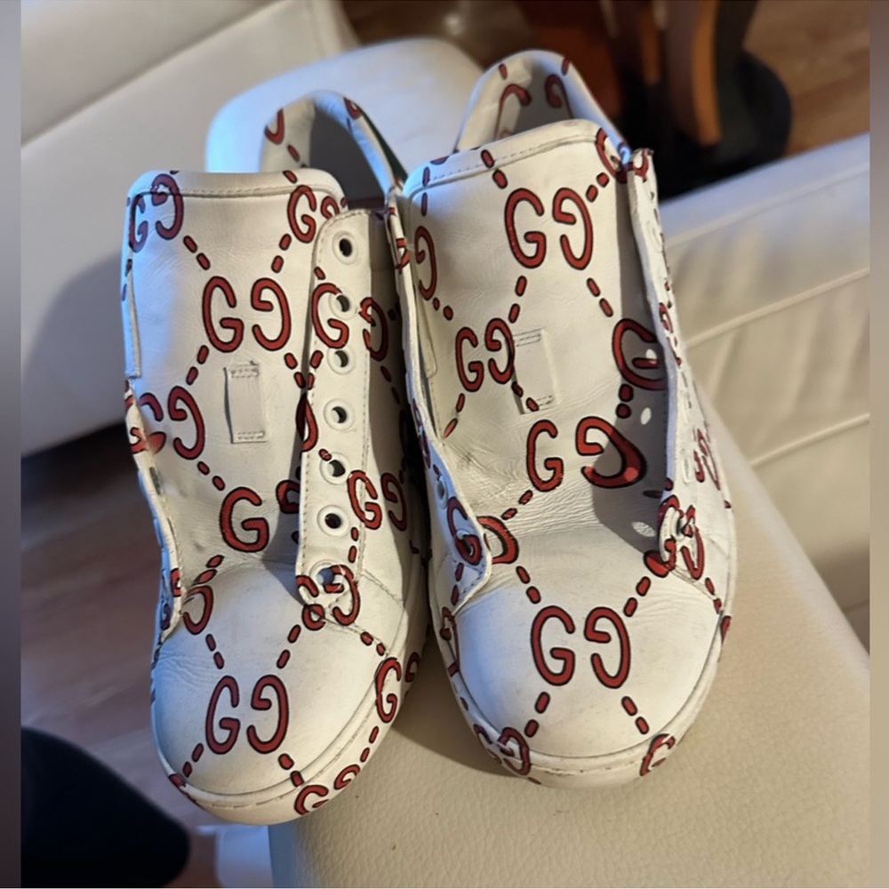 Gucci White and Red Logo Baby Shoes